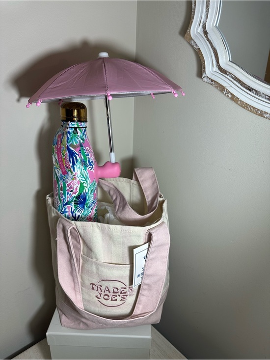 Lilly Pulitzer Handbags - Prepped for the Picnic!